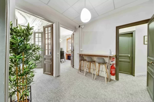 Bureau fermé  idéal pour votre activité professionnelle à Paris 8