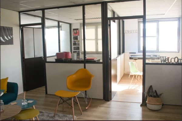 Bureau fermé  idéal pour votre activité professionnelle à Poitiers
