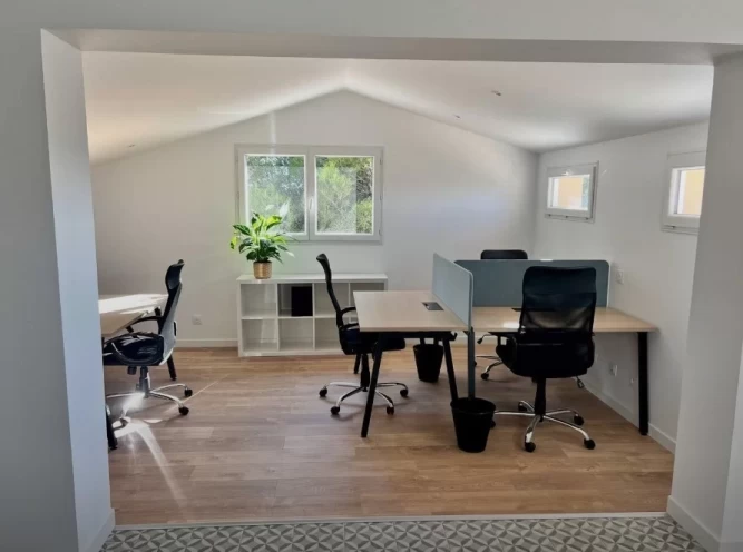 Bureau fermé  idéal pour votre activité professionnelle à Port-de-Bouc