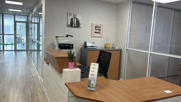 Bureau fermé  idéal pour votre activité professionnelle à Puget-sur-Argens