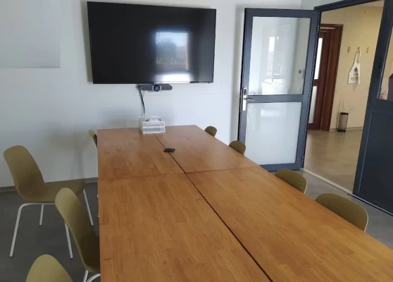 Bureau fermé  idéal pour votre activité professionnelle à Remoulins