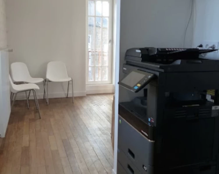 Bureau fermé  idéal pour votre activité professionnelle à Saint-Briac-sur-Mer