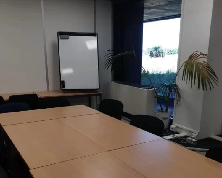 Bureau fermé  idéal pour votre activité professionnelle à Saint-Cloud