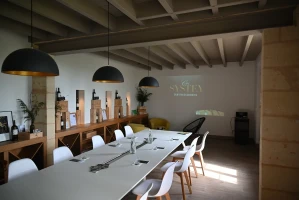 Salle de réunion  idéal pour votre activité professionnelle à Saint-Émilion