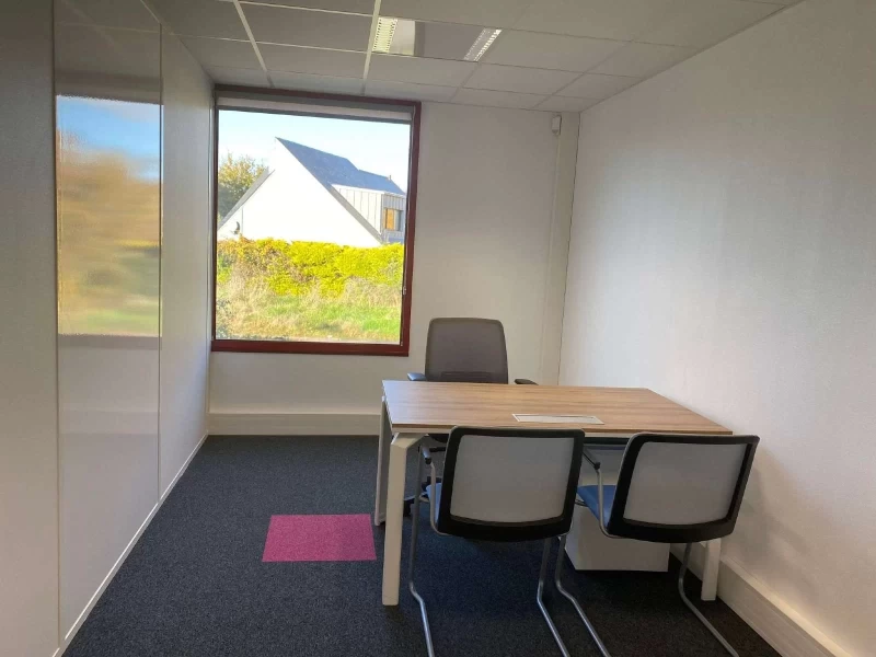 Salle de réunion  idéal pour votre activité professionnelle à Saint-Grégoire
