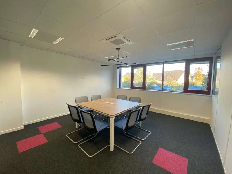 Salle de réunion  idéal pour votre activité professionnelle à Saint-Grégoire