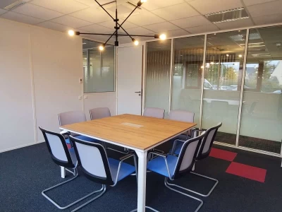 Salle de réunion  idéal pour votre activité professionnelle à Saint-Grégoire