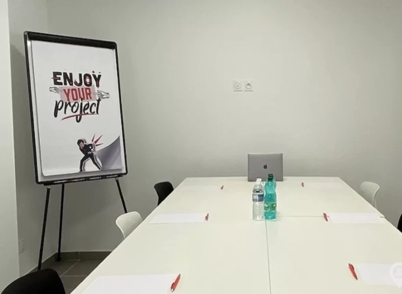 Bureau fermé  idéal pour votre activité professionnelle à Saint-Maxire