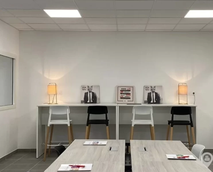 Bureau fermé  idéal pour votre activité professionnelle à Saint-Maxire