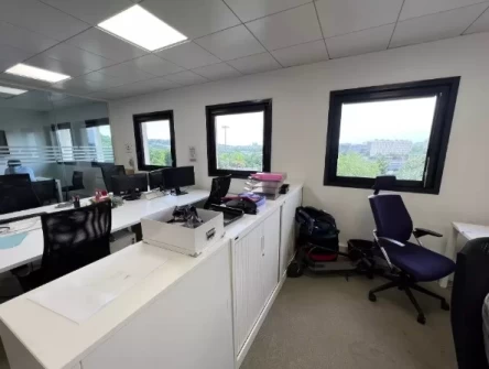 Bureau fermé  idéal pour votre activité professionnelle à Sèvres
