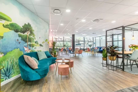 Bureau fermé  idéal pour votre activité professionnelle à Valbonne