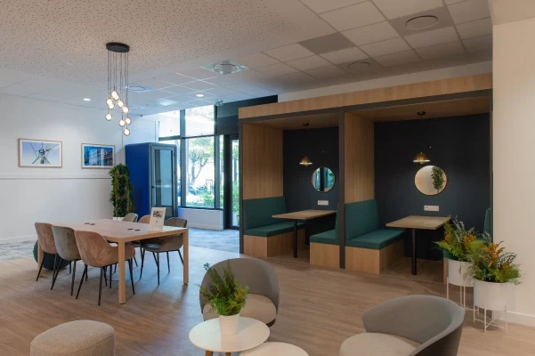 Bureau fermé  idéal pour votre activité professionnelle à Valbonne