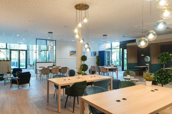 Bureau fermé  idéal pour votre activité professionnelle à Valbonne