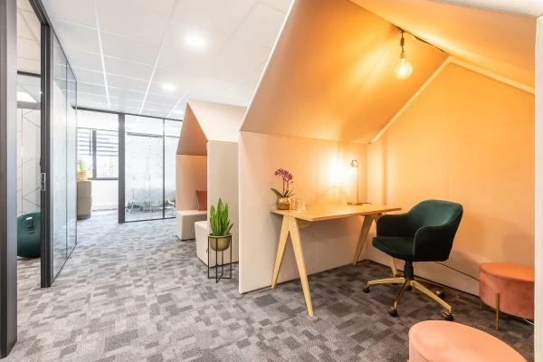 Bureau fermé  idéal pour votre activité professionnelle à Valbonne
