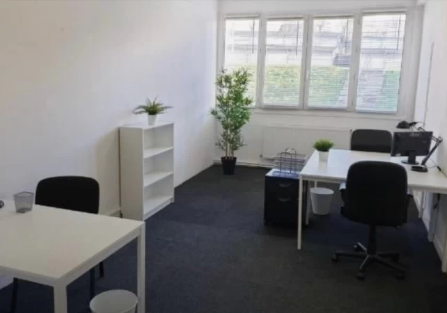 Bureau fermé  idéal pour votre activité professionnelle à Vélizy-Villacoublay