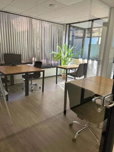 Bureau fermé  idéal pour votre activité professionnelle à Villeneuve-Loubet