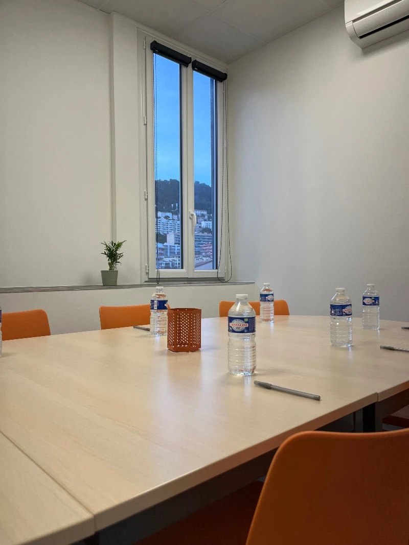 bureau-openspace-grasse-Urbidesk-CmcgzM.webp