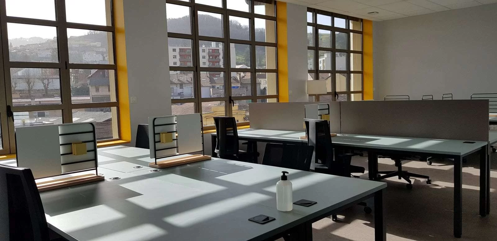 Location open space à Lacenas