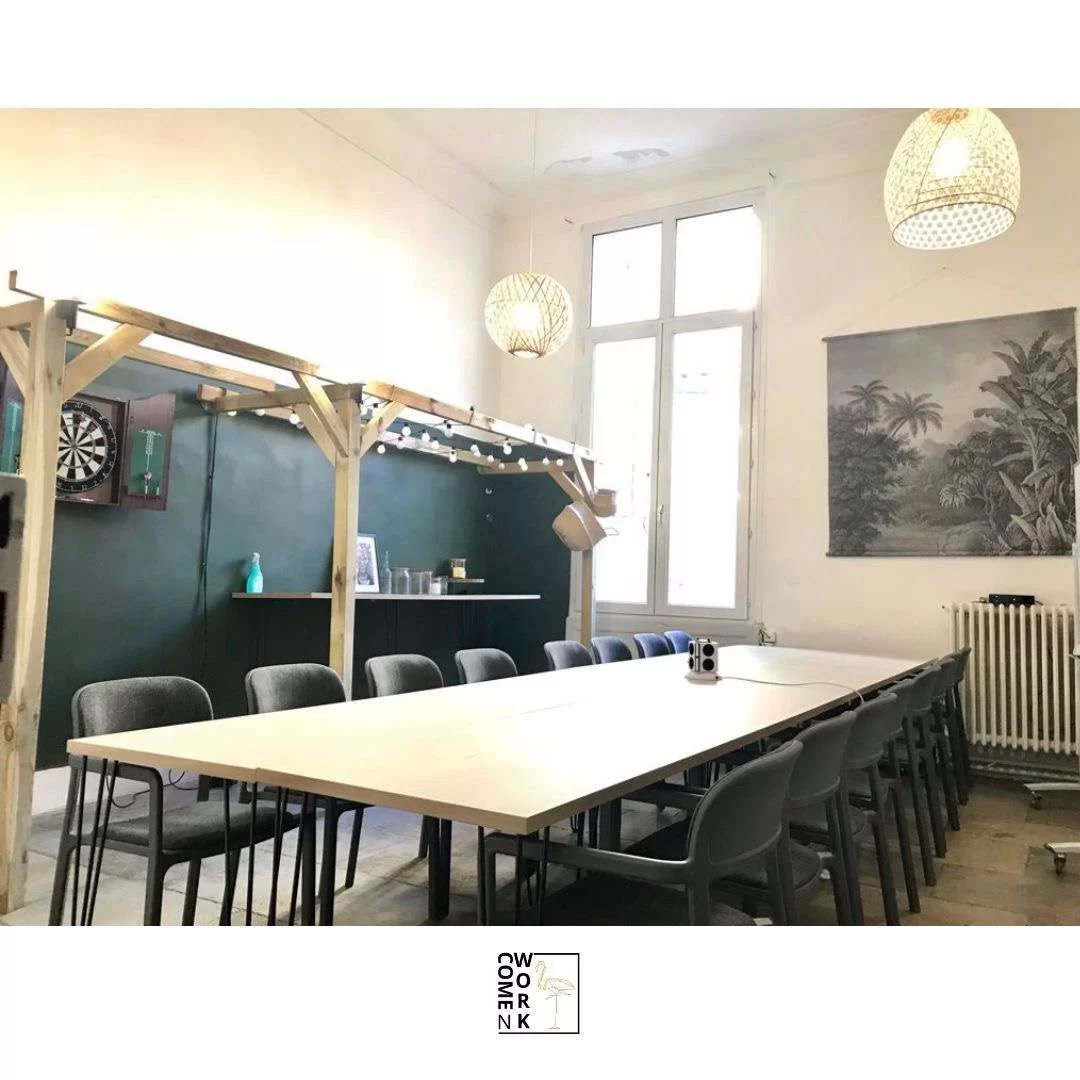 table-coworking-montpellier-Urbidesk-WvUkZS.webp