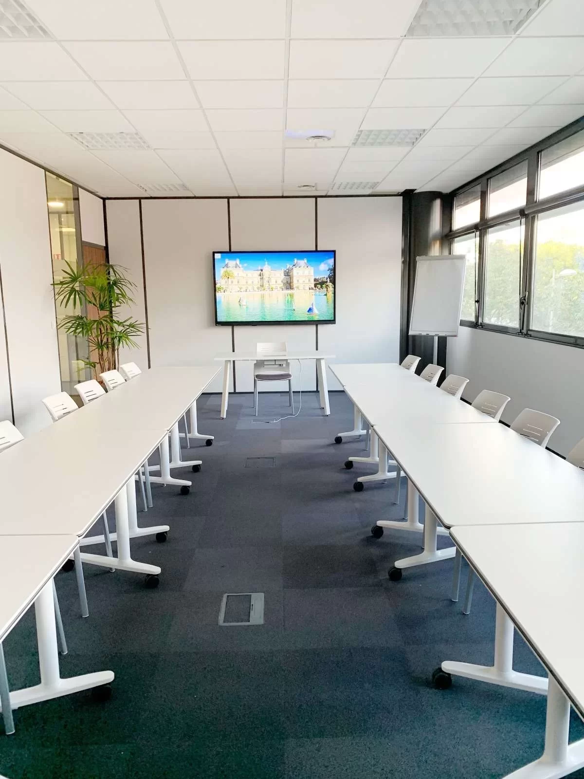 poste-openspace-oullins-Urbidesk-2e0rg9.webp