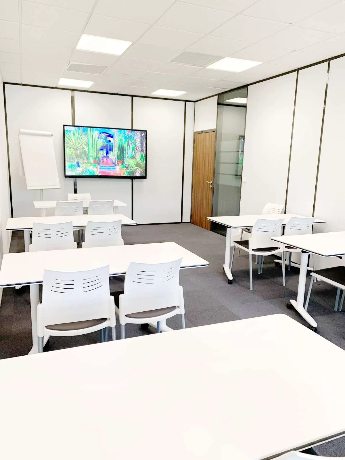 table-coworking-oullins-Urbidesk-a4ZCuL.webp