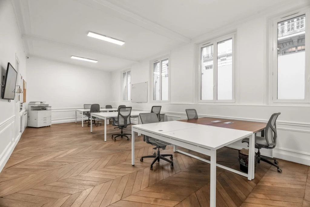 Location Plateau à Paris 16
