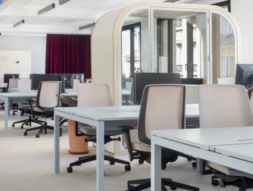 Location Plateau à Paris 17e Arrondissement