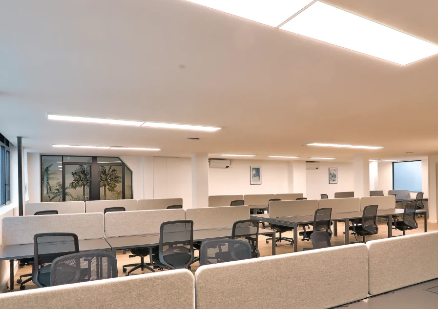 Location Plateau à Paris 17e Arrondissement