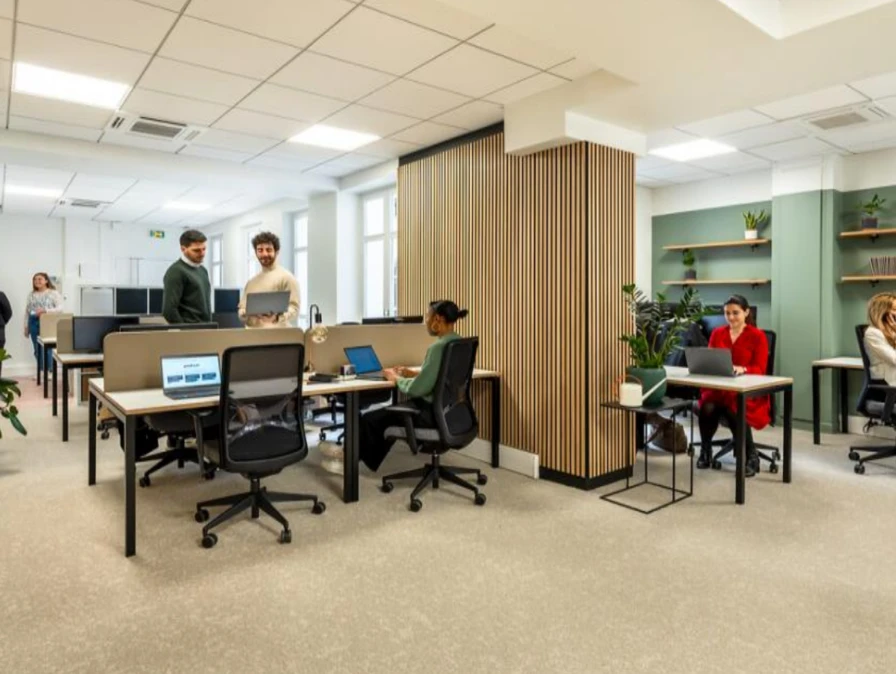 Location Plateau à Paris 8e Arrondissement