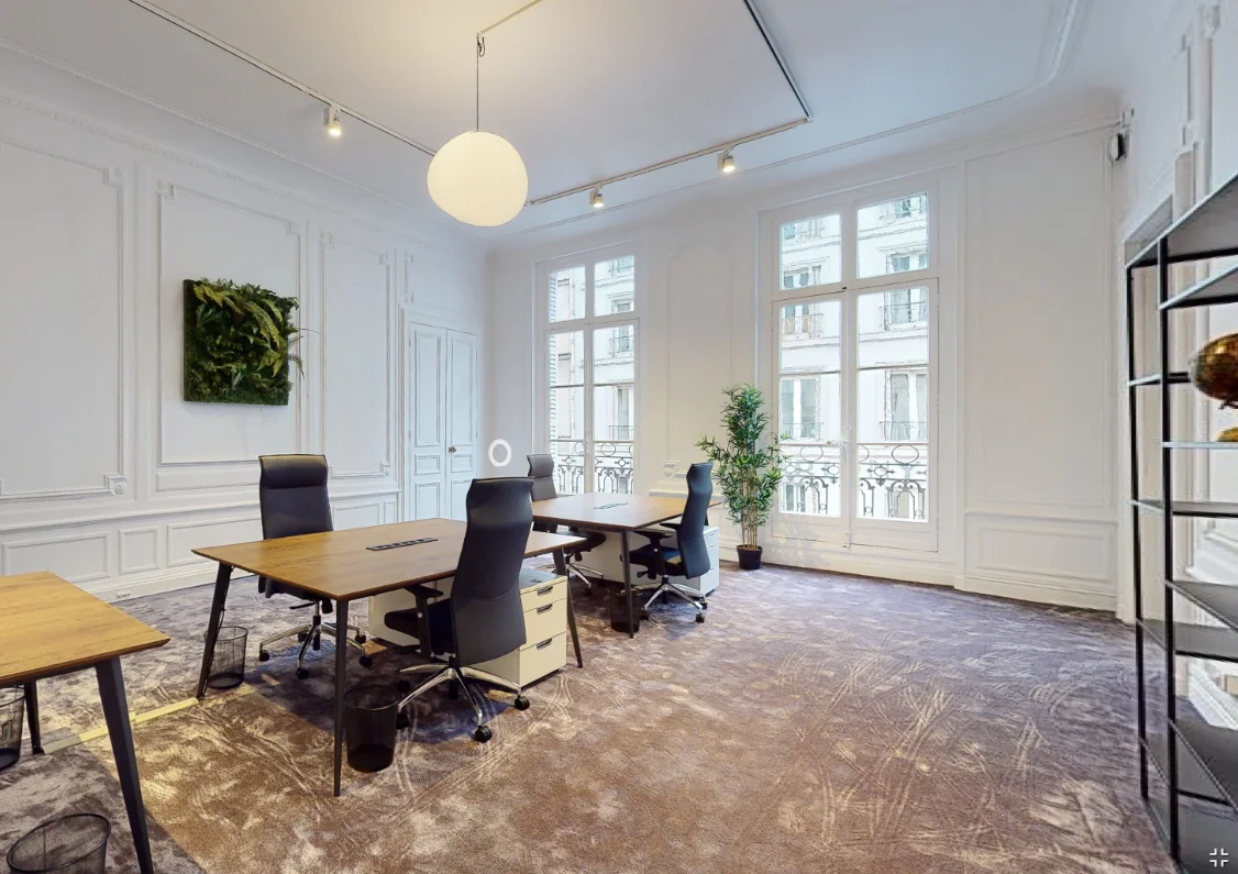 Location Plateau à Paris 8e Arrondissement