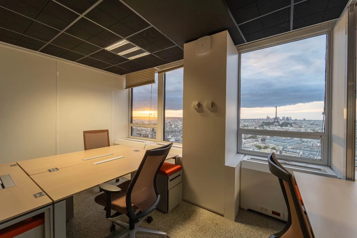 paris-Urbidesk-OFtGY5.webp