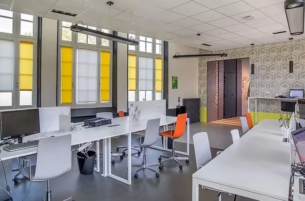 Location open space à Rochefort