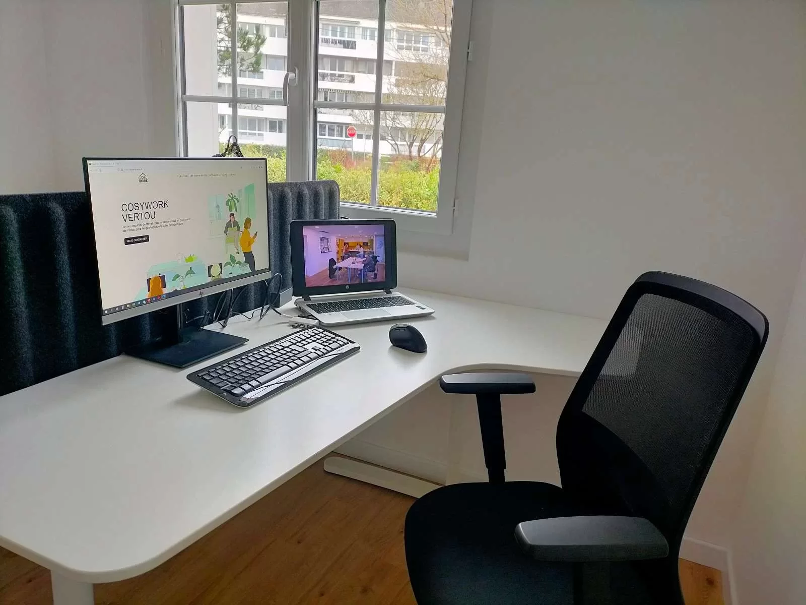 table-coworking-vertou-Urbidesk-vDX7B3.webp