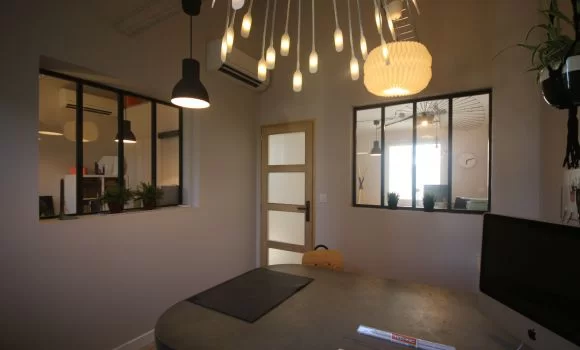 Bureau fermé  idéal pour votre activité professionnelle à Cenon
