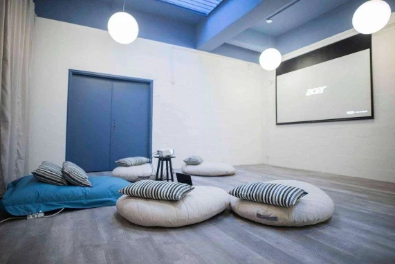 Bureau fermé  idéal pour votre activité professionnelle à Clichy