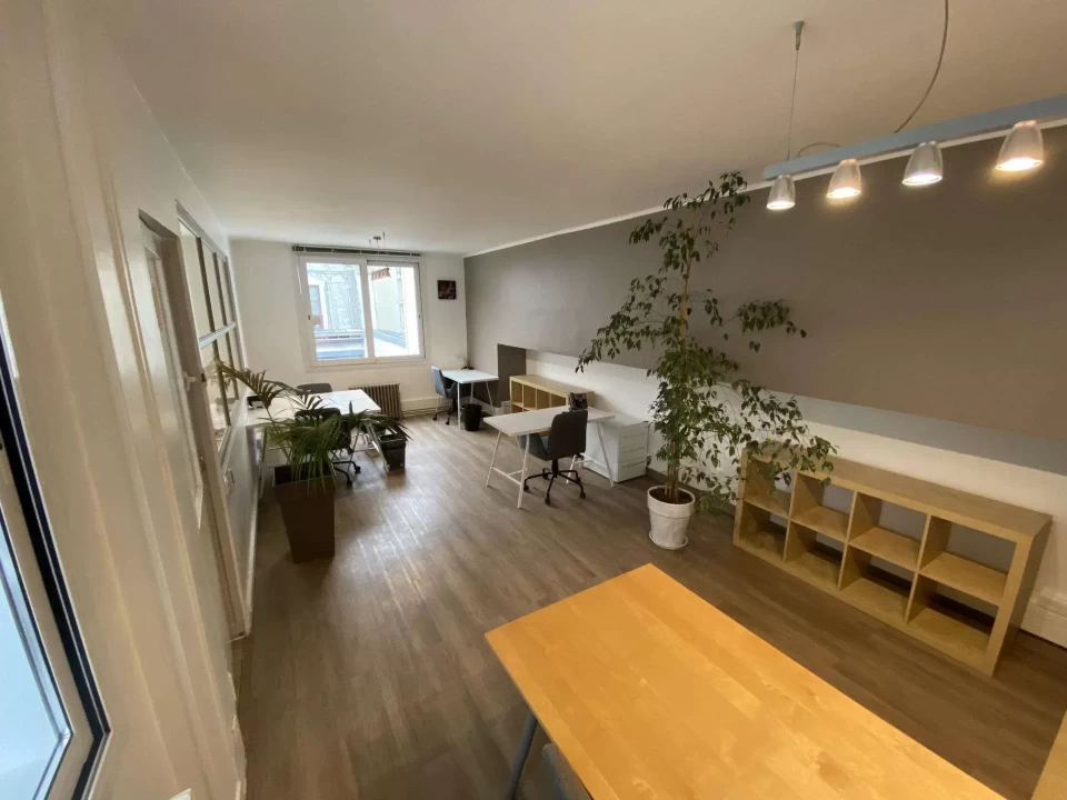 Bureau fermé  idéal pour votre activité professionnelle à Clichy