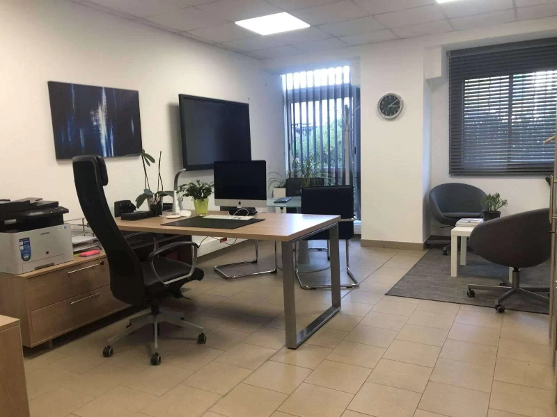 Bureau fermé  idéal pour votre activité professionnelle à La Seyne-sur-Mer