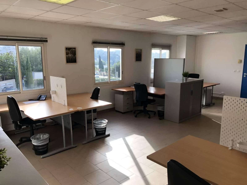 Bureau fermé  idéal pour votre activité professionnelle à La Seyne-sur-Mer