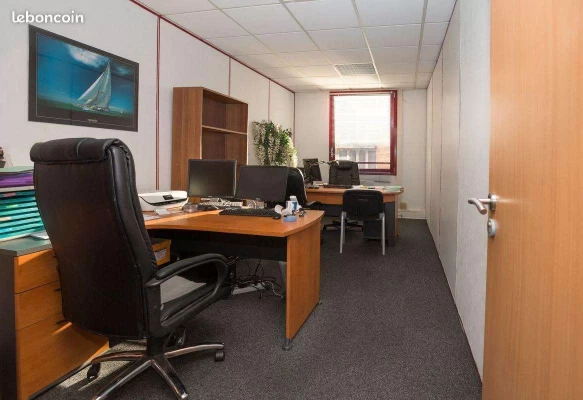 Bureau fermé  idéal pour votre activité professionnelle à Montigny-le-Bretonneux