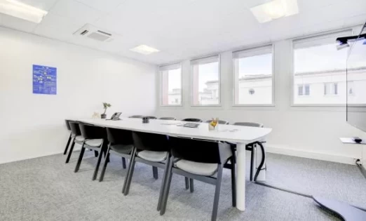 Bureau fermé  idéal pour votre activité professionnelle à Montigny-le-Bretonneux