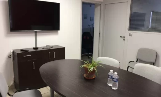 Bureau fermé  idéal pour votre activité professionnelle à Saint-André-de-Corcy