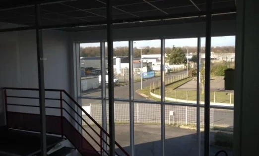 Bureau fermé  idéal pour votre activité professionnelle à Saint-Maximin