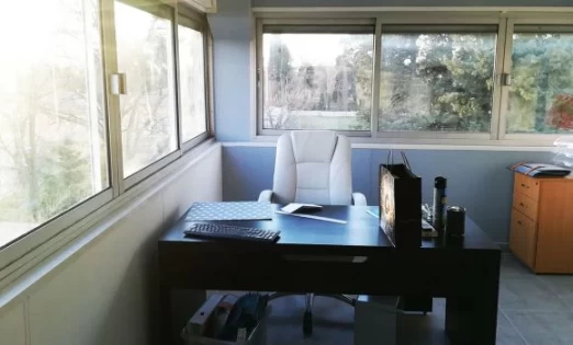 Bureau fermé  idéal pour votre activité professionnelle à Salon-de-Provence