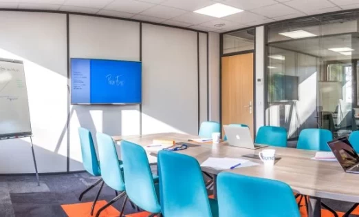 Bureau fermé  idéal pour votre activité professionnelle à Valbonne