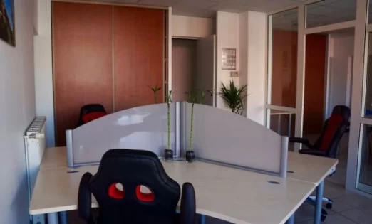 Bureau fermé  idéal pour votre activité professionnelle à Saint-André-de-Corcy