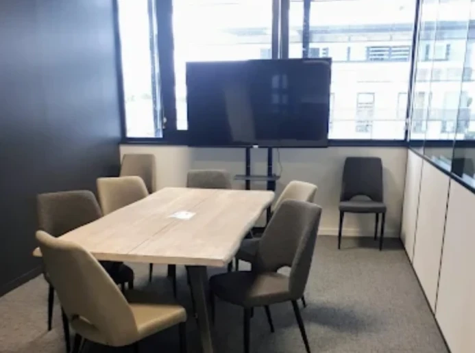 Plateau privé  idéal pour votre activité professionnelle à Le Haillan