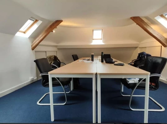 Bureau fermé  idéal pour votre activité professionnelle à Suresnes