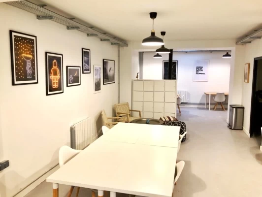 Bureau fermé  idéal pour votre activité professionnelle à Paris 10e Arrondissement