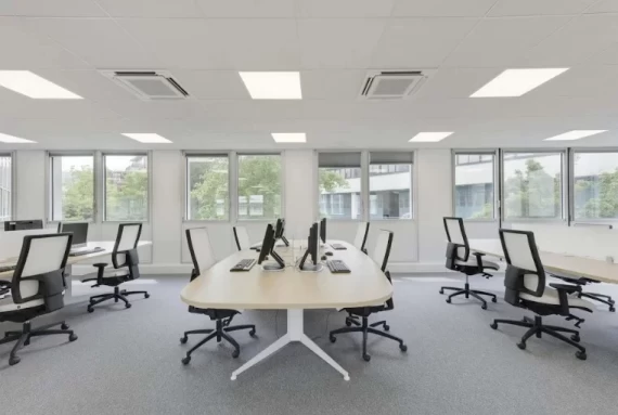 Bureau fermé  idéal pour votre activité professionnelle à Vélizy-Villacoublay