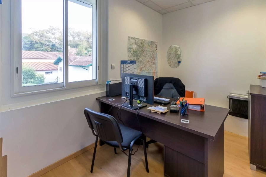Bureau fermé  idéal pour votre activité professionnelle à Anglet